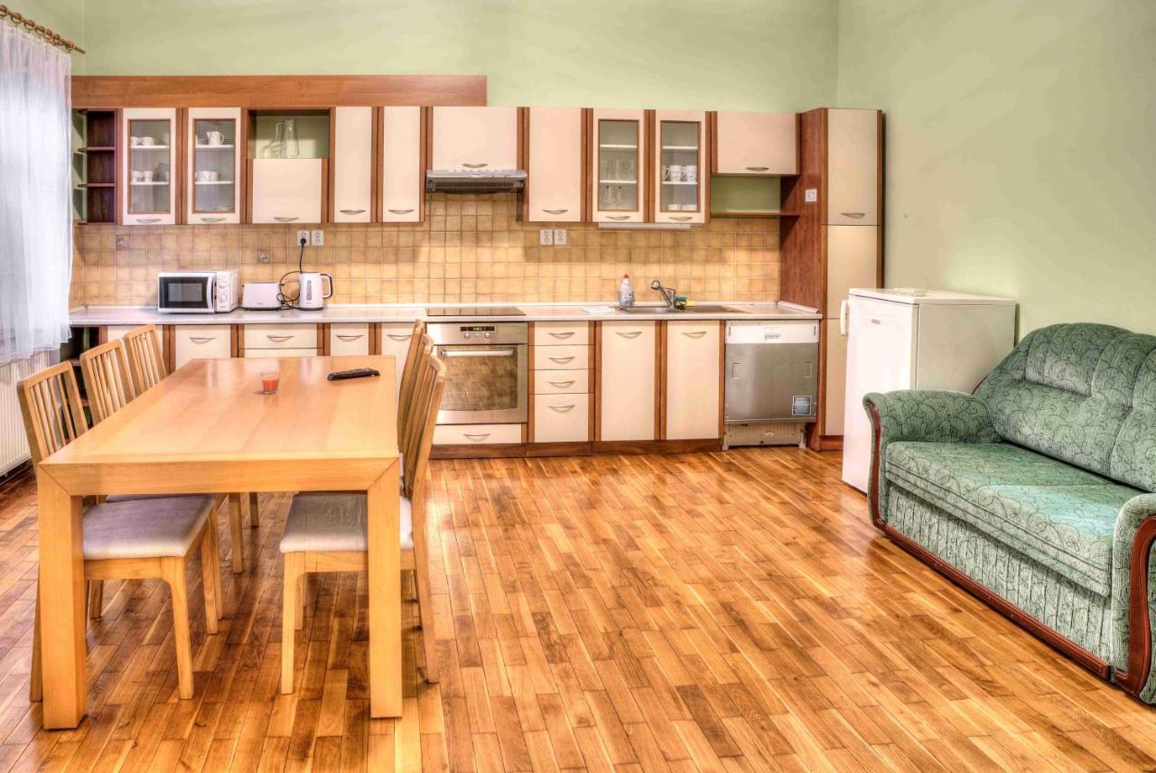 Apartmány pod Divadlem Znojmo Esterno foto